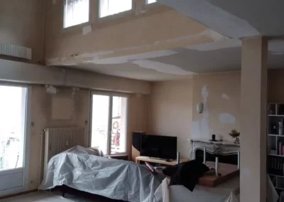 Pose de faux plafond à Saint-Vit : comment l’entretenir et prolonger sa durée de vie ?